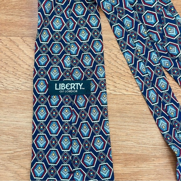 VINTAGE Liberty of London Geometric Print Navy Blue and Red Mens Silk Tie - Picture 4 of 5